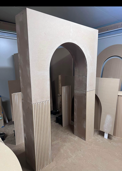 3D arch backdrop (Square top and ripple legs)