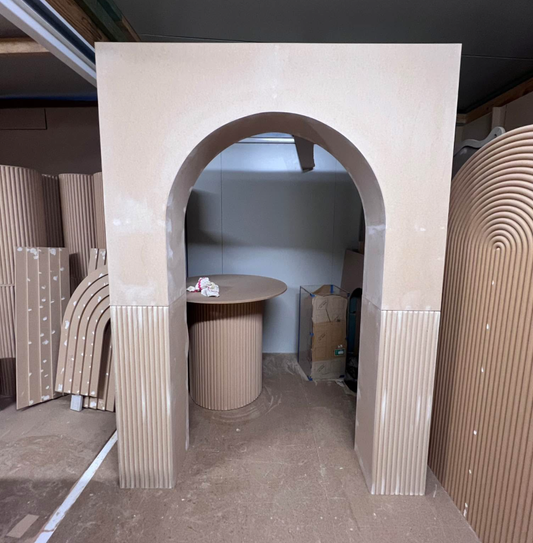 3D arch backdrop (Square top and ripple legs)
