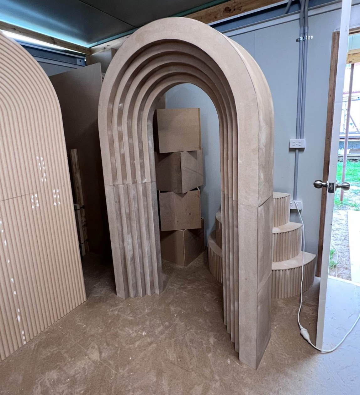 3D stepped arch backdrop (Arch top)