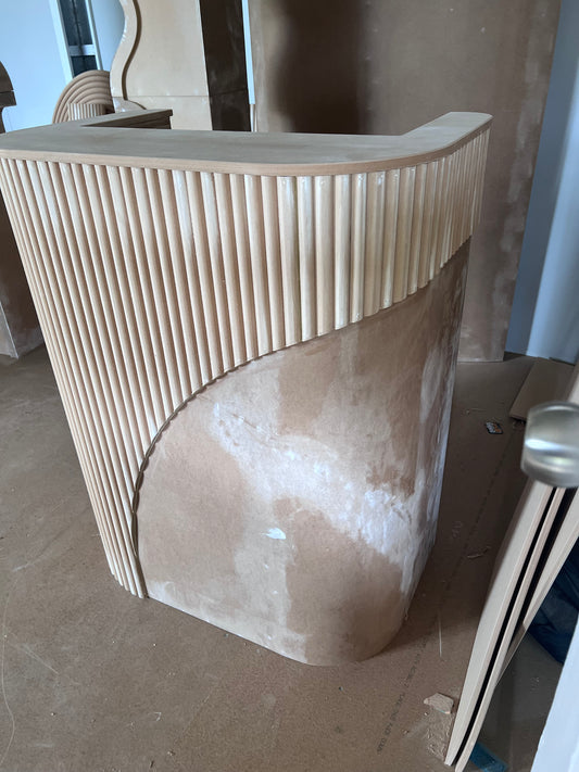 Counter with ripple paneling curve - 0.9m wide