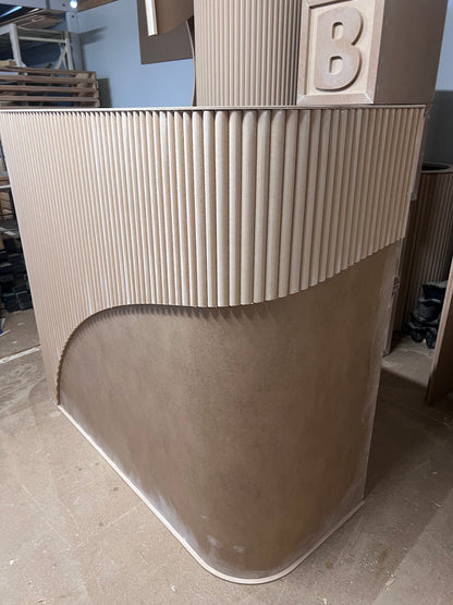 Counter with ripple paneling curve - 1.5m wide